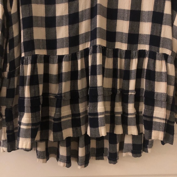 AE Gingham Blouse - Picture 2 of 7